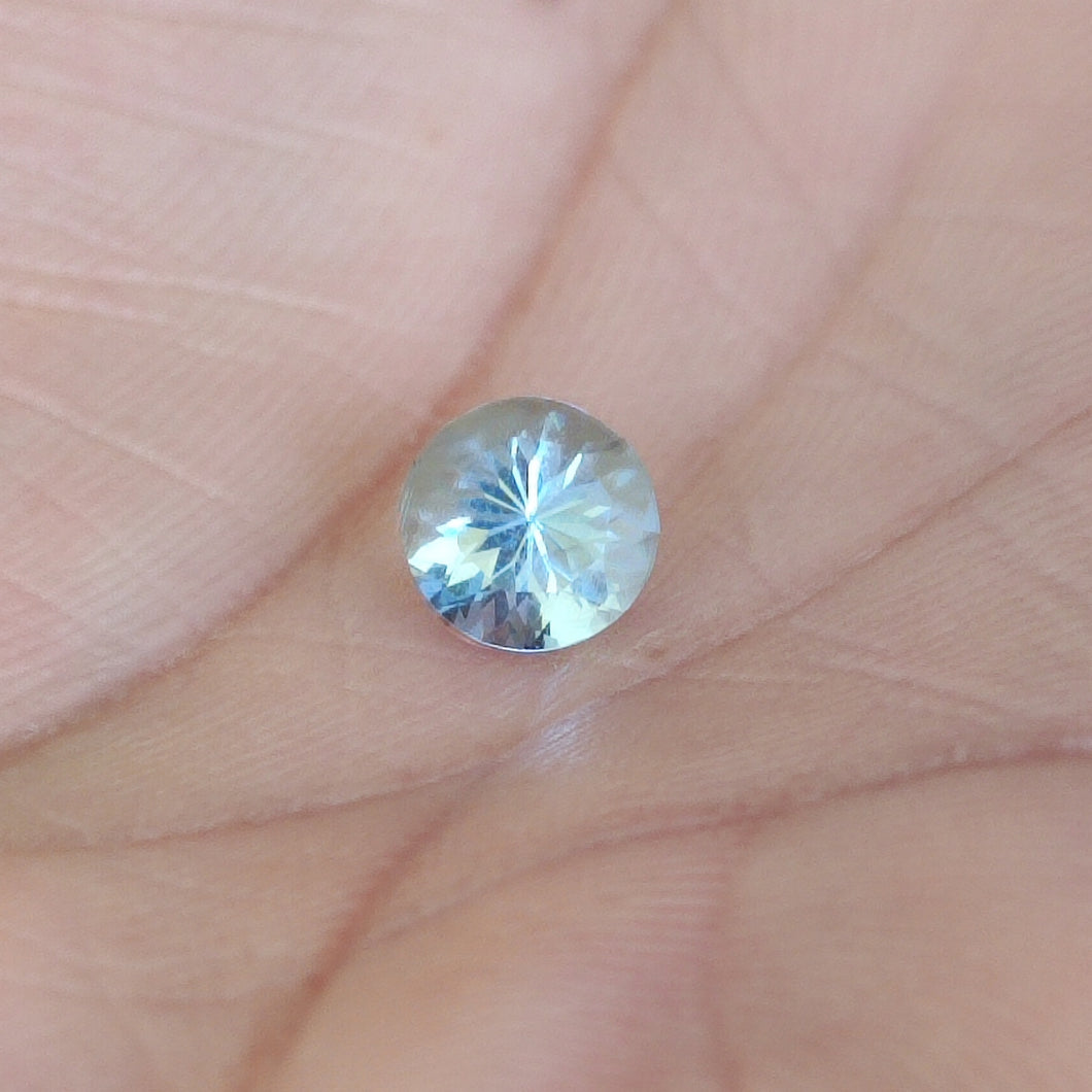 Aquamarine 0.85 carat.